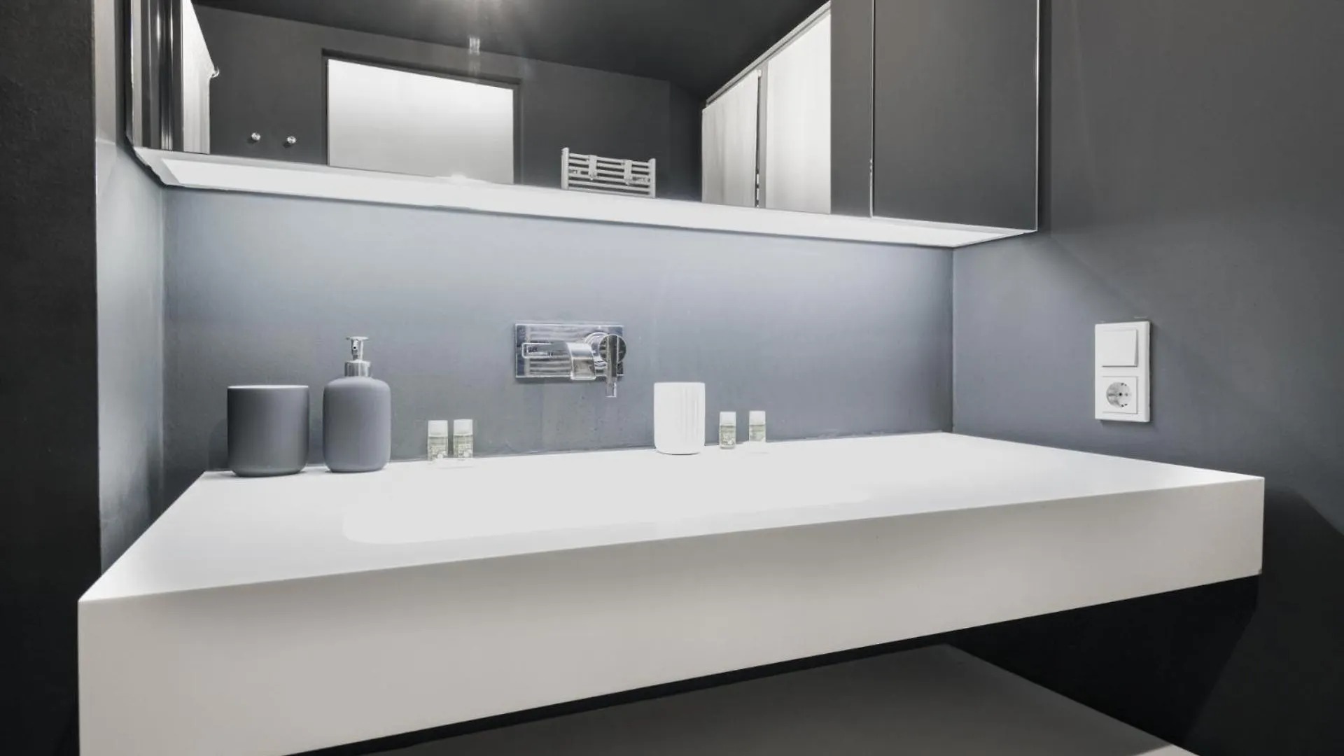 Easylife - Moderno Appartamento In Moscova/Brera Milan 0*,  Italy